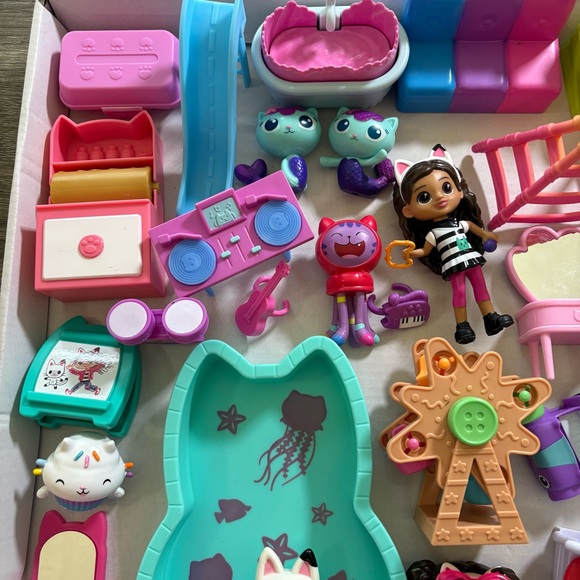 Gabby’s Dollhouse figures, furniture and accessories - Picture 5 of 9